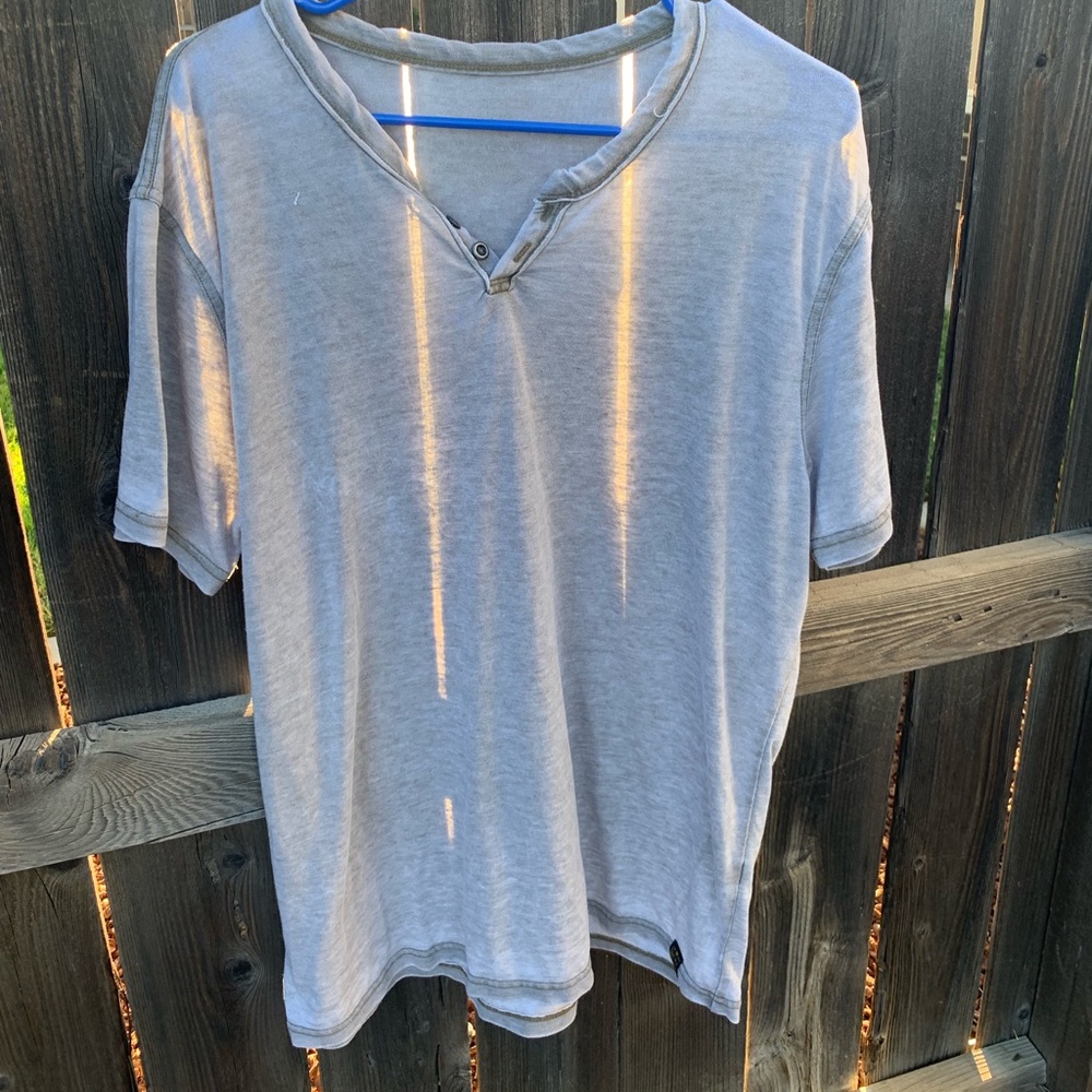 ❌SOLD❌MENS VENICE BURNOUT LUCKY BRAND VNECK